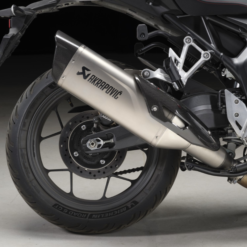 0R24M-TEX-036 : Silencieux Akrapovic CB1000GT Honda CB1000